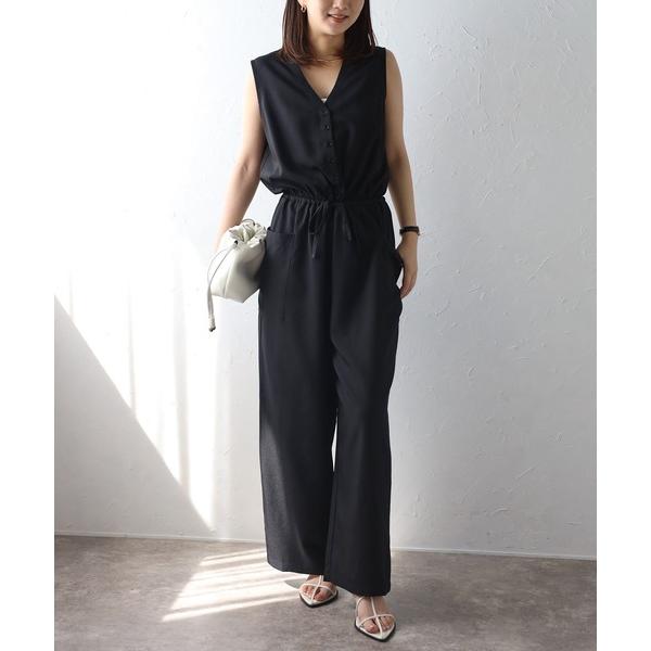 参考価格：5，500円発売時期：2024年06月コンディション：B（目立つ使用感なし）使用感が少ない、または気にならないアイテム全体的：汚れ参考商品名：ウエストドロストノースリーブVネックオールインワン参考品番：77-003840【商品に関...