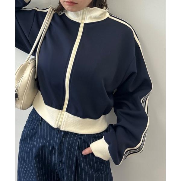 参考価格：4，400円発売時期：2024年01月コンディション：B（目立つ使用感なし）使用感が少ない、または気にならないアイテム全体的：汚れ、色あせ袖・すそ周り：毛玉参考商品名：ショート丈トラックジャケット参考品番：BRIZI0124001...