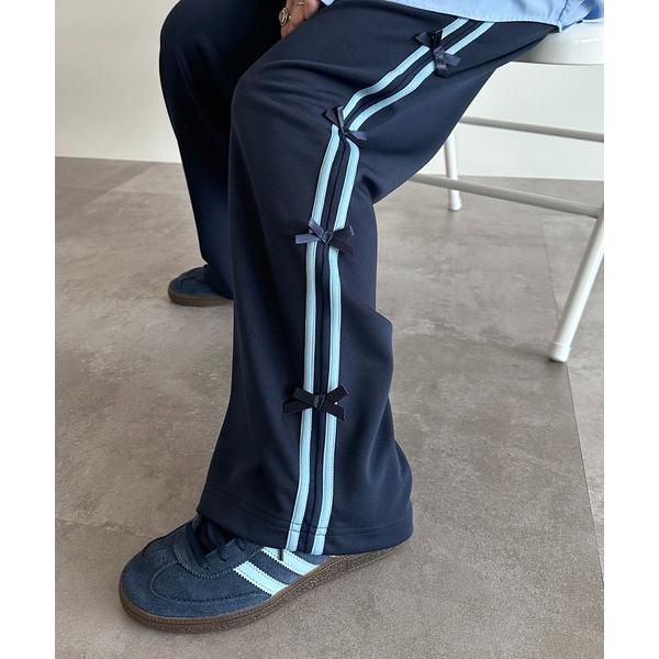 『タイムセール実施中』参考価格：2，995円発売時期：2024年03月コンディション：C（やや使用感あり）使用感があり、やや気になる傷や汚れがあるアイテム全体的：毛玉、保管上のにおいがします。参考商品名：ラインリボンパンツ【ZOZOTOWN...