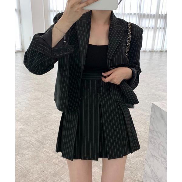 『タイムセール実施中』参考価格：7，979円発売時期：2022年10月コンディション：D（傷・汚れあり）傷や汚れがあるが使用には問題ないアイテム全体的：保管上のにおい、汚れ参考商品名：【セットアップ】韓国っぽ長袖ストライプ柄ショート丈ジャケ...