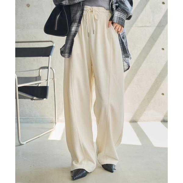 参考価格：3，589円発売時期：2025年05月コンディション：D（傷・汚れあり）傷や汚れがあるが使用には問題ないアイテム全体的：毛玉参考商品名：スウェット素材ワイドカーブパンツ参考品番：M5050【商品に関する注意事項】・こちらの商品画像...