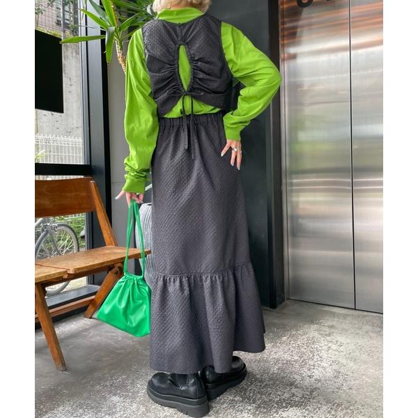 参考価格：9，130円発売時期：2022年09月コンディション：B（目立つ使用感なし）使用感が少ない、または気にならないアイテム後身頃：汚れ参考商品名：【セットアップ】クロップドベスト付ぽこぽこボリュームスカート/ワンピース参考品番：CPZ...