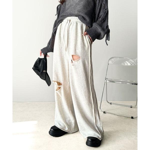 参考価格：6，999円発売時期：2025年01月コンディション：B（目立つ使用感なし）使用感が少ない、または気にならないアイテム全体的：毛玉参考商品名：《Javaジャバコラボ》チェンジングサイドラインダメージ加工ワイドスウェットパンツ（裏毛...