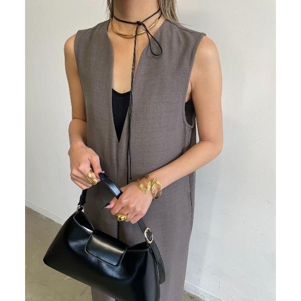 『セール実施中』参考価格：5，590円発売時期：2023年03月コンディション：B（目立つ使用感なし）使用感が少ない、または気にならないアイテム前身頃：汚れ参考商品名：ディープVネックタックオールインワン/サイズ展開あり参考品番：AI720...