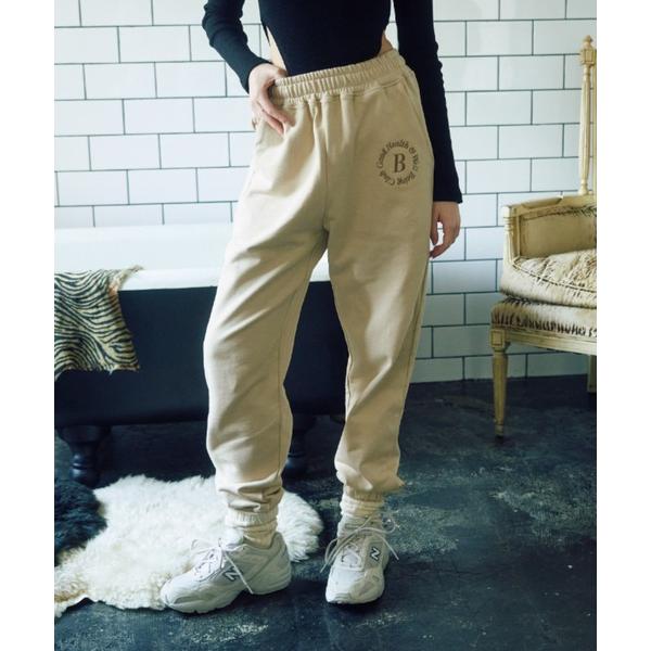 参考価格：5，500円発売時期：2023年01月コンディション：C（やや使用感あり）使用感があり、やや気になる傷や汚れがあるアイテムすそ周り・ウエスト：色あせ前身頃：型崩れ内側：毛玉参考商品名：Bエンブレムジョガースウェットパンツ参考品番：...