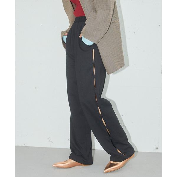 参考価格：8，690円発売時期：2023年08月コンディション：C（やや使用感あり）使用感があり、やや気になる傷や汚れがあるアイテム全体的：保管上のにおい、汚れ参考商品名：サイドカットスウェットワイドパンツ【ELLEgirl/エル ガール】...