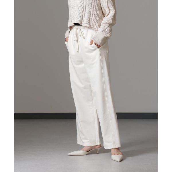 参考価格：6，490円発売時期：2024年09月コンディション：B（目立つ使用感なし）使用感が少ない、または気にならないアイテム全体的：型崩れ参考商品名：ワイドシルエットスウェットパンツ(セットアップ可)参考品番：673-4227304【商...