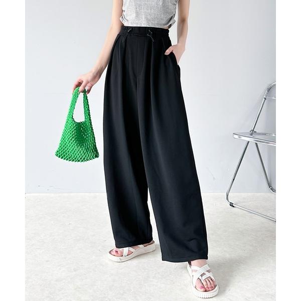 参考価格：4，998円発売時期：2023年10月コンディション：C（やや使用感あり）使用感があり、やや気になる傷や汚れがあるアイテム全体的：毛玉参考商品名：ゆるっと大人リラクシー。ダブルタック入りワイドスウェットパンツ参考品番：ce1015...