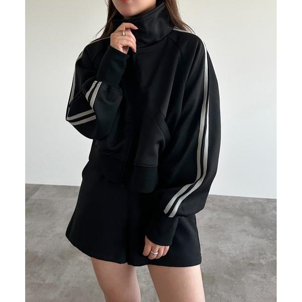 『セール実施中』参考価格：3，995円発売時期：2023年08月コンディション：B（目立つ使用感なし）使用感が少ない、または気にならないアイテム袖口：毛玉参考商品名：ショート丈トラックジャケット【ZOZOTOWN限定アイテム】参考品番：97...