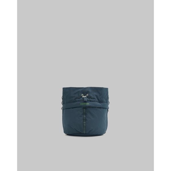 ショルダーバッグ バッグ Cargo Bucket Medium レディース メンズ