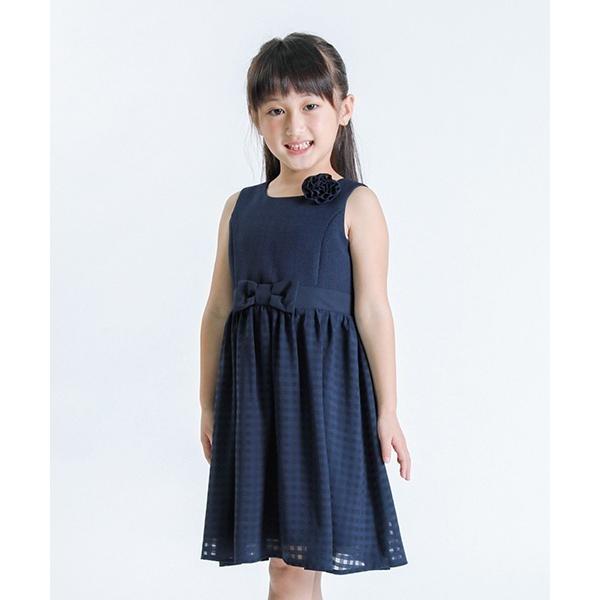 『セール実施中』ZOZO問い合わせ番号:52376996ショップ:COMME CA ISM，コムサイズムブランド:COMME CA ISM，コムサイズム商品名:コサージュ付き シアーチェック ワンピース（110〜130cm）カテゴリ:ワンピ...