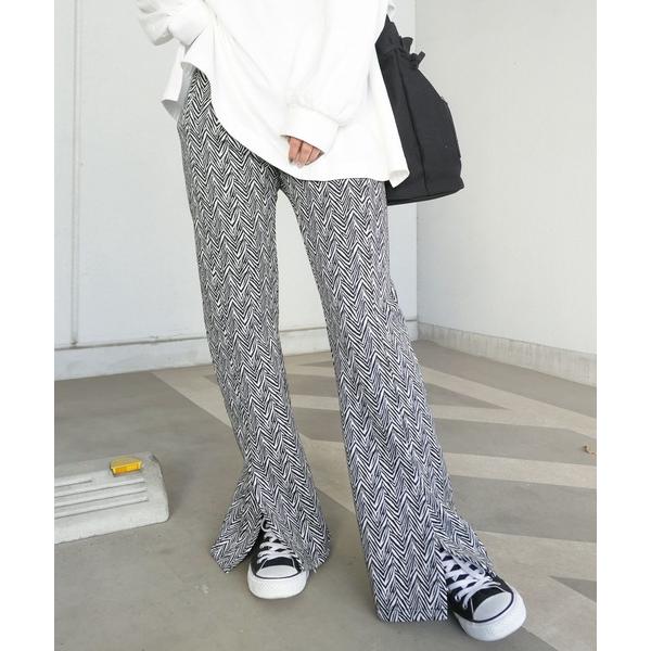 『LYPプレミアム会員価格：1100円　1月23日（金）11:59まで』ZOZO問い合わせ番号:55453746ショップ:CORNERS，コーナーズブランド:CORNERS，コーナーズ商品名:アソート柄スリット入りフレアーパンツカテゴリ:パ...