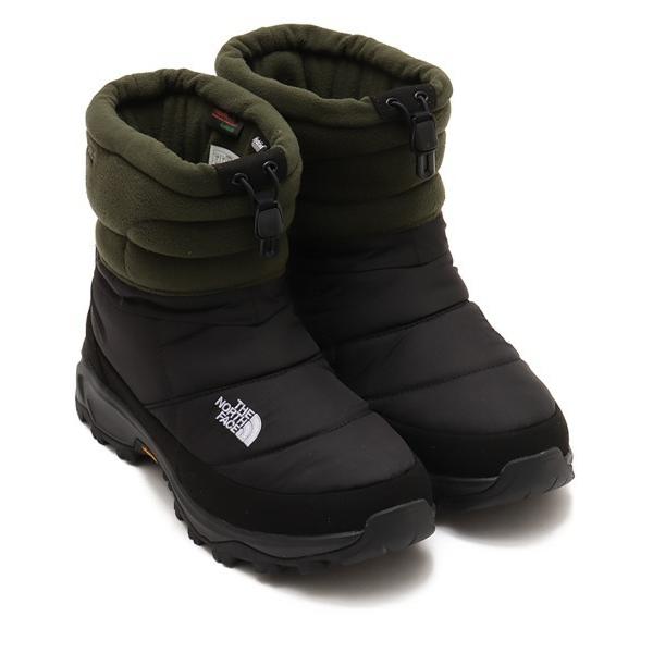 くるぶしの上部分をファスナーで取り外せる2WAYモデル