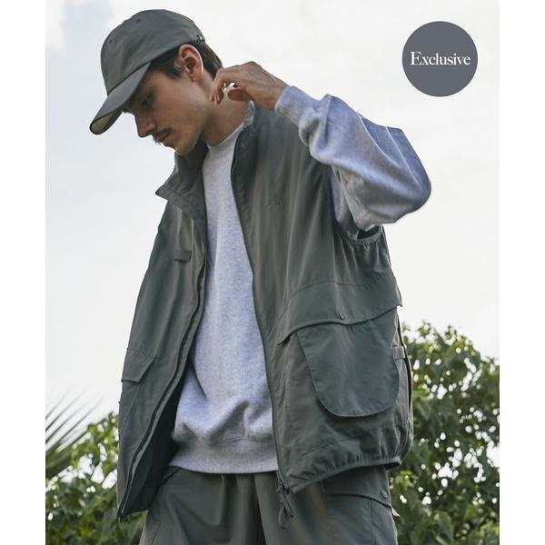 アウトドアブランドWAQとのコラボベスト。キャンプに最適