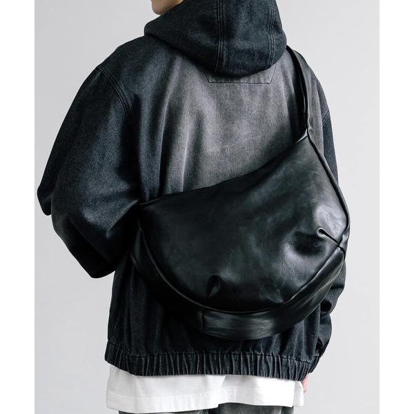 ZOZO問い合わせ番号:90690000ショップ:Rocky Monroe，ロッキーモンローブランド:Rocky Monroe，ロッキーモンロー商品名:PUレザー ビッグショルダーバッグカテゴリ:バッグ>ショルダーバッグブランド品番:...