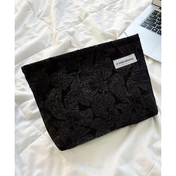 『タイムセール実施中』ZOZO問い合わせ番号:90856304ショップ:florist，フローリストブランド:florist，フローリスト商品名:軽くて洗えるシュリンク柄メイクポーチ　Mサイズカテゴリ:財布/小物>ポーチブランド品番:...