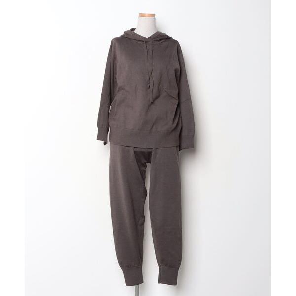 『タイムセール実施中』参考価格：15，800円発売時期：2022年09月コンディション：C（やや使用感あり）使用感があり、やや気になる傷や汚れがあるアイテムウエスト：型崩れ全体的：色あせ前身頃・袖：汚れ参考商品名：なめらかフーディーセットア...