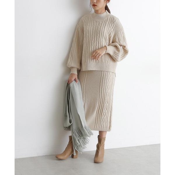 『タイムセール実施中』参考価格：7，480円発売時期：2021年10月コンディション：C（やや使用感あり）使用感があり、やや気になる傷や汚れがあるアイテム全体的：保管上のにおいがします。全体的：毛玉参考商品名：◆ケーブルニットハイネックセッ...