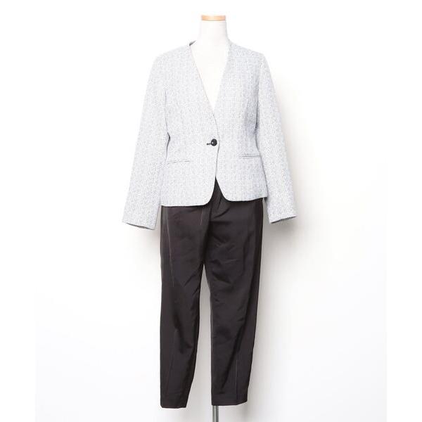 『セール実施中』参考価格：19，800円発売時期：2019年12月コンディション：C（やや使用感あり）使用感があり、やや気になる傷や汚れがあるアイテム全体的：汚れ付属品：スペアボタン参考商品名：ノーカラージャケット＆ツイードセットアップパン...