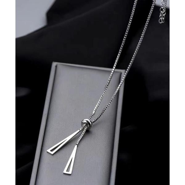 『タイムセール実施中』ZOZO問い合わせ番号:95648204ショップ:Rora，ローラブランド:Blanc de Blue，ブランドブルー商品名:トライアングルループタイ Yシェイプ ネックレスカテゴリ:アクセサリー>ネックレスブラ...