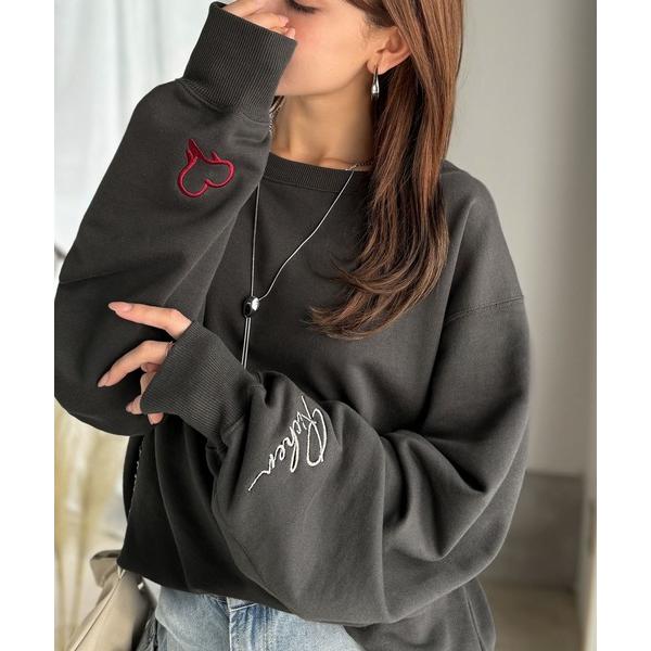 『セール実施中』ZOZO問い合わせ番号:97095512ショップ:Classical Elf，クラシカルエルフブランド:classicalelf，クラシカルエルフ商品名:こなれた主役級の存在感♪袖ハート＆手書き風ロゴ刺繍裏毛オフショルオーバ...