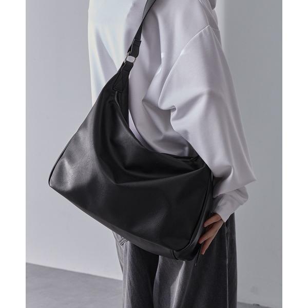 ZOZO問い合わせ番号:97703106ショップ:EMMA CLOTHES，エマ クローズブランド:Loose/ルース，ルース商品名:ビッグショルダーバッグ/A4収納可能カテゴリ:バッグ>ショルダーバッグブランド品番:LObg623素...