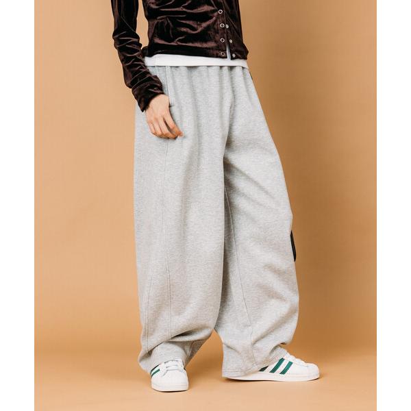 ZOZO問い合わせ番号:98507620ショップ:FREAK'S STORE，フリークスストアブランド:FREAK'S STORE，フリークスストア商品名:限定展開 ワイドシルエット ボンディング バレルレッグ スウェットパンツカテゴリ:パ...