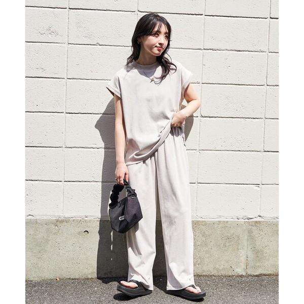 『セール実施中』参考価格：6，490円発売時期：2024年03月コンディション：D（傷・汚れあり）傷や汚れがあるが使用には問題ないアイテム全体的：色あせ、汚れ参考商品名：WEB限定　ハイツイスト ストレッチ フライス ノースリーブ セットア...