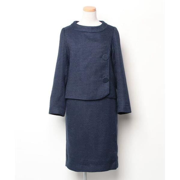 『セール実施中』参考価格：24，200円発売時期：2020年12月コンディション：C（やや使用感あり）使用感があり、やや気になる傷や汚れがあるアイテム袖・後身頃：ほつれ参考商品名：【セレモニースーツセットアップ】フロントオープンツイードトッ...