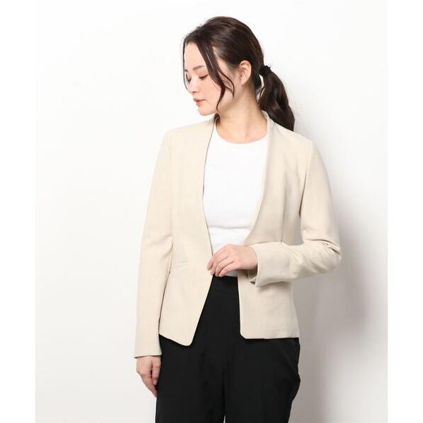 『セール実施中』参考価格：16，500円発売時期：2022年01月コンディション：C（やや使用感あり）使用感があり、やや気になる傷や汚れがあるアイテム全体的：色あせ首周り：汚れ参考商品名：ダブルクロス ノーラペル ジャケット -ウォッシャブ...