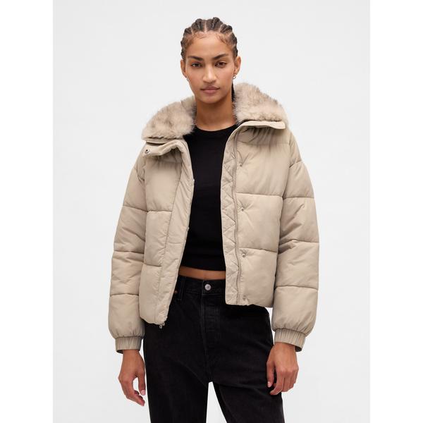 ZOZO問い合わせ番号:99212749ショップ:GAP，ギャップブランド:GAP，ギャップ商品名:ファー トリミング パファージャケットカテゴリ:ジャケット/アウター>ダウンジャケット/コートブランド品番:843302素材:ナイロン...