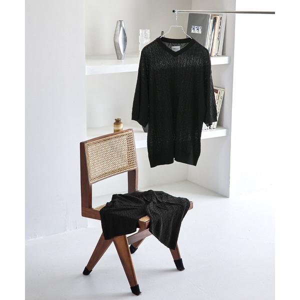 『セール実施中』参考価格：7，700円発売時期：2023年06月コンディション：C（やや使用感あり）使用感があり、やや気になる傷や汚れがあるアイテム全体的：毛玉参考商品名：【セットアップ】ランダムヘリンボーンジャガード編みサマーニット オー...