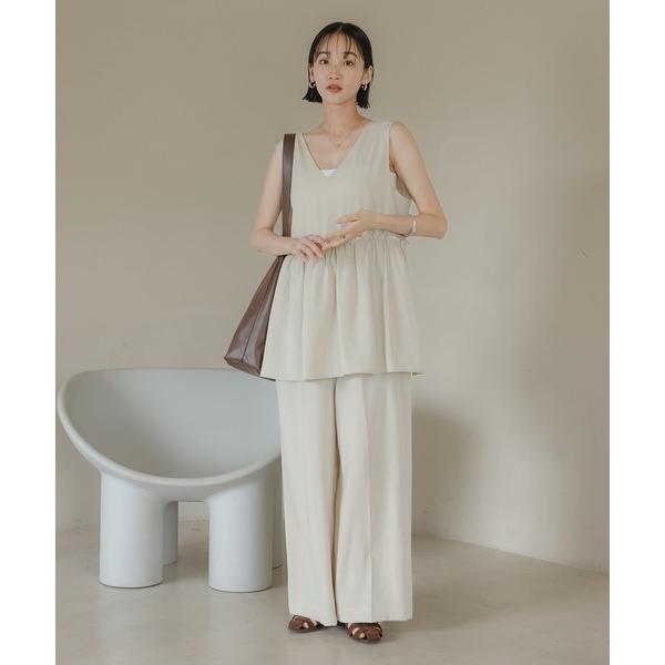 『セール実施中』参考価格：7，700円発売時期：2025年06月コンディション：C（やや使用感あり）使用感があり、やや気になる傷や汚れがあるアイテム全体的：汚れ参考商品名：ペプラムオールインワン　571556参考品番：571556【商品に関...