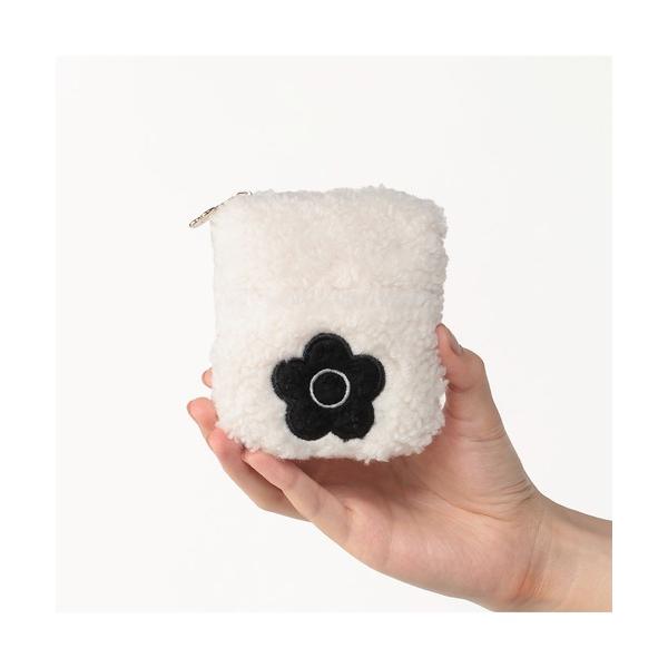 ZOZO問い合わせ番号:100066327ショップ:MARY QUANT，マリークワントブランド:MARY QUANT，マリークワント商品名:デイジーボア フラットポケットポーチミニカテゴリ:財布/小物>ポーチブランド品番:225-8...