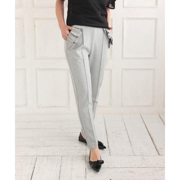 『タイムセール実施中』参考価格：8，580円発売時期：2024年02月コンディション：B（目立つ使用感なし）使用感が少ない、または気にならないアイテム前身頃：汚れ参考商品名：感動ストレッチフリルトラウザーパンツ参考品番：dtk402pt81...