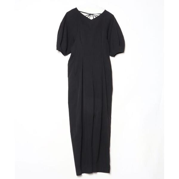 『セール実施中』参考価格：8，250円発売時期：2021年08月コンディション：C（やや使用感あり）使用感があり、やや気になる傷や汚れがあるアイテムすそ周り・後身頃：汚れ全体的：保管上のにおいがします。参考商品名：バックオープンギャザーオー...