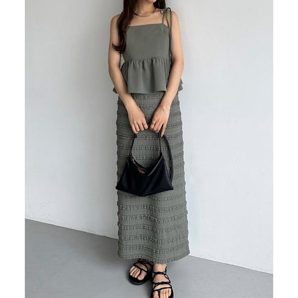 『タイムセール実施中』参考価格：8，759円発売時期：2024年07月コンディション：B（目立つ使用感なし）使用感が少ない、または気にならないアイテム全体的：毛玉前身頃：ひきつれ参考商品名：ペプラムキャミビスチェ+フリルスカートSET参考品...