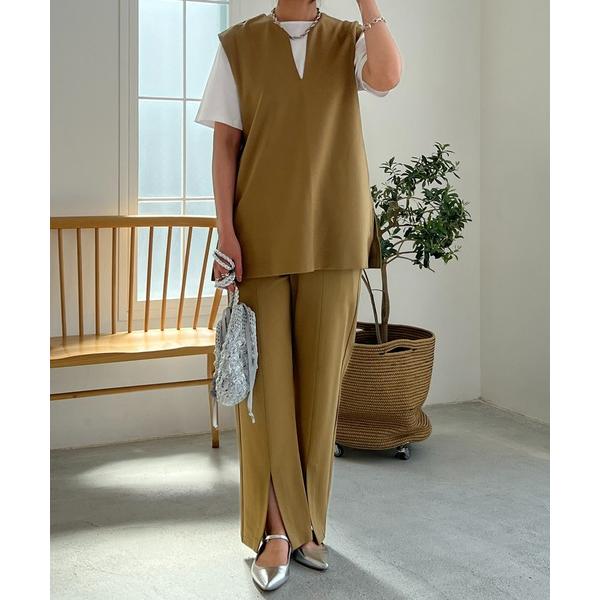 『セール実施中』参考価格：11，000円発売時期：2023年03月コンディション：B（目立つ使用感なし）使用感が少ない、または気にならないアイテム前身頃：汚れ参考商品名：着回し力抜群　カットベスト×パンツセットアップ参考品番：UNZ1031...