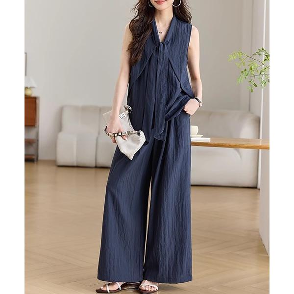 『タイムセール実施中』参考価格：5，280円発売時期：2025年05月コンディション：C（やや使用感あり）使用感があり、やや気になる傷や汚れがあるアイテム全体的：保管上のにおいがします。参考商品名：ノースリーブブラウスとワイドパンツ　セット...