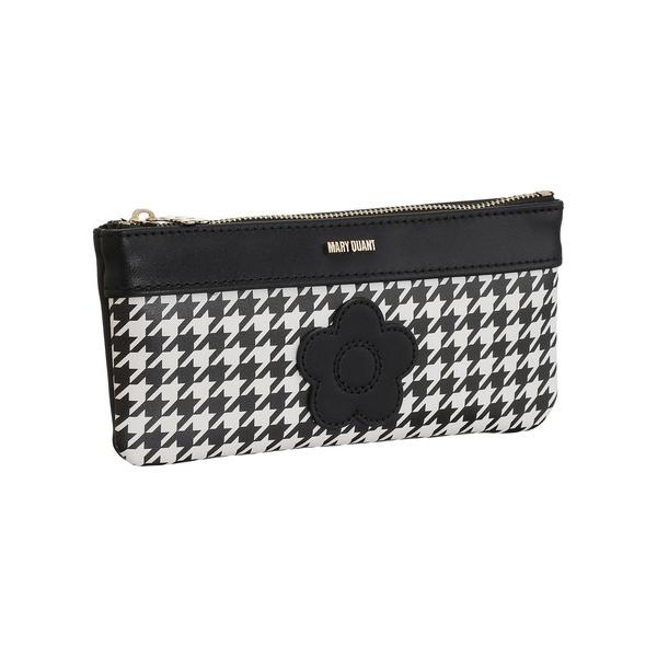 ZOZO問い合わせ番号:100978775ショップ:MARY QUANT，マリークワントブランド:MARY QUANT，マリークワント商品名:千鳥デイジーパッチ フラットペンケースカテゴリ:財布/小物>ポーチブランド品番:225-86...