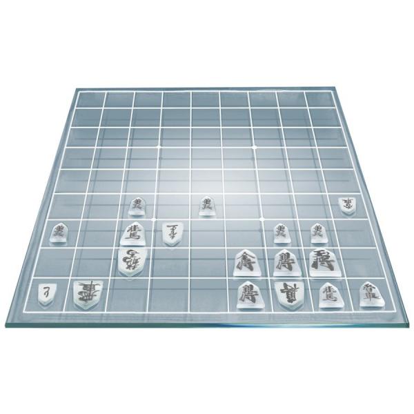 ※アウトレット品のため箱に送り状が貼られます。【商品説明】普段の将棋盤に見飽きた方！ちょこっと変わったクリスタル将棋で将棋の練習！将棋バトル大会を！宴会や雨の日、お家で遊ぶのにボードゲーム好きの方へのプレゼントにも！！