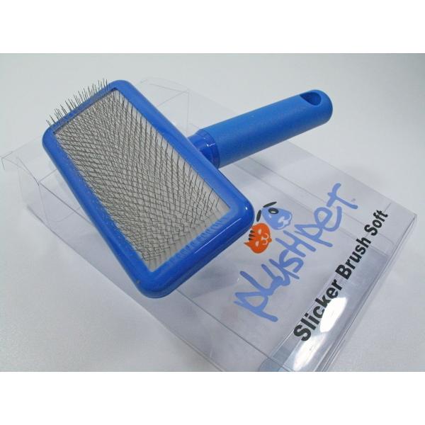 【商品説明】プロのショーグルーミングチームによって開発された、人間工学に基づいてデザインされたスリッカーブラシです。軽くて柔らかい使い心地のソフトタイプです。サイズ：縦６０mm　横１２０mm発売元：プラッシュパピージャパン