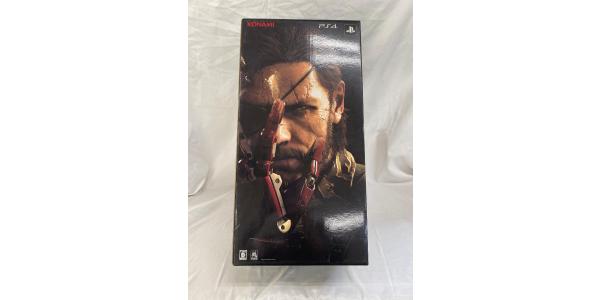 METAL GEAR SOLID V THE PHANTOM PAIN PREMIUM PKG PS4のパッケージ画像