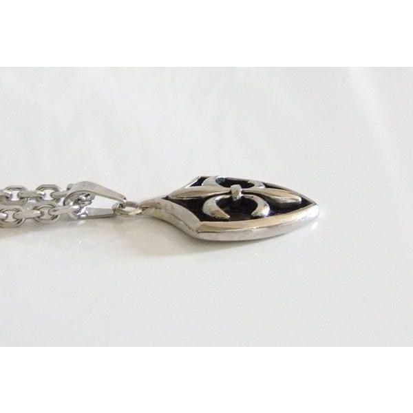 ステンレスペンダント シールド(1)ユリ メイン 盾 LILYネックレス |  | 02