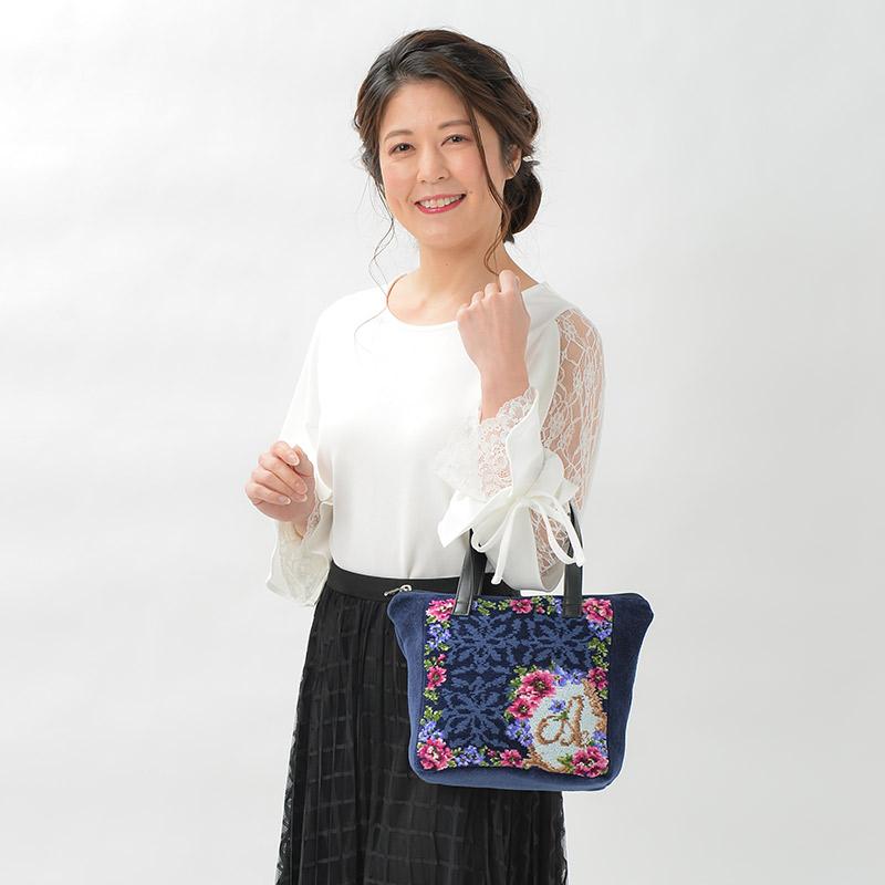 Enjeau（アーンジョー） トートバッグ 選べるイニシャル【花文字2