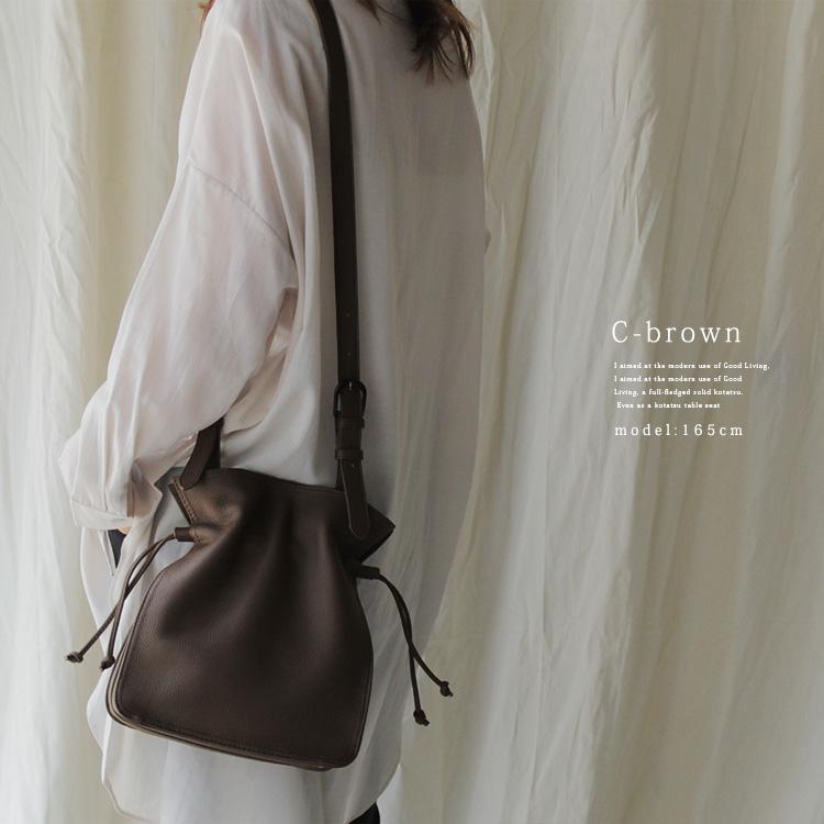 VitaFelice（ヴィータフェリーチェ） 本牛革巾着ショルダーバッグ