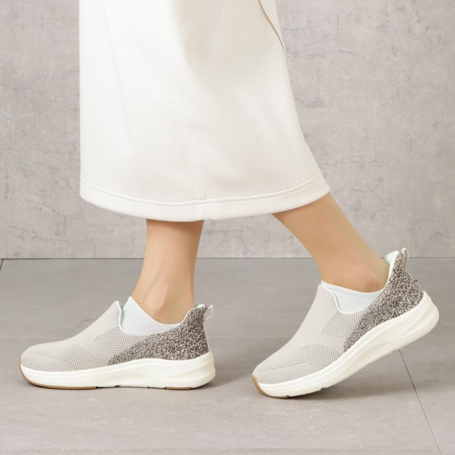 スパットシューズ（スリッポンタイプ）手を使わずに履ける CC-2506