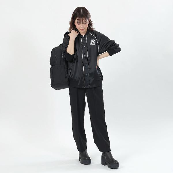 MARY QUANT（マリークヮント） オールブラックシンプルロゴ リュックL