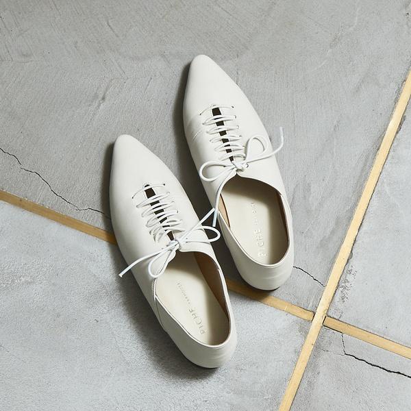 オゥ バニスター（Au BANNISTER）/ポインテッドトゥレースアップバブーシュ Au BANNISTER（オゥ バニスター） ポインテッドトゥレースアップ