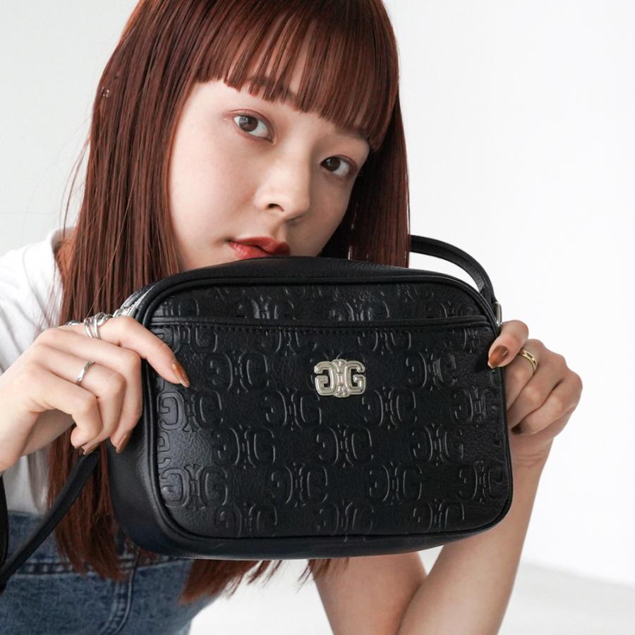 GYDA エンボス スクエアショルダーバッグ ロゴ入り 総柄 ブラック 黒 GYDA（ジェイダ） エンボス スクエアショルダーバッグ GY-B215